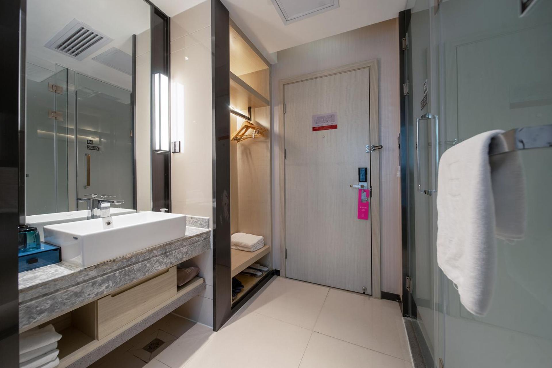 Echarm International Hotel Canton Tower Pazhou Convention And Exhibition Center Lujiang Subway Metro Branch - Free Shuttle Bus To Canton Fair Complex During Canton Fair Period Zewnętrze zdjęcie