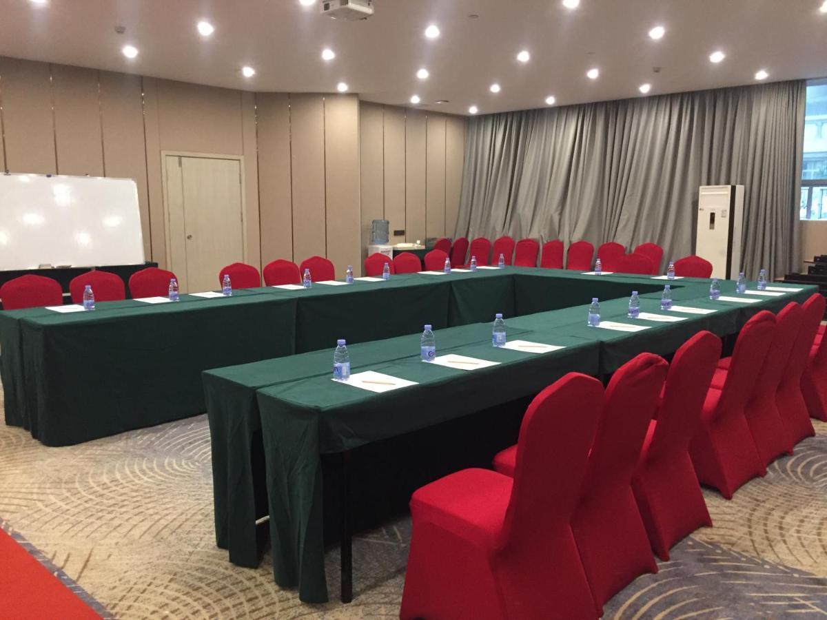 Echarm International Hotel Canton Tower Pazhou Convention And Exhibition Center Lujiang Subway Metro Branch - Free Shuttle Bus To Canton Fair Complex During Canton Fair Period Zewnętrze zdjęcie
